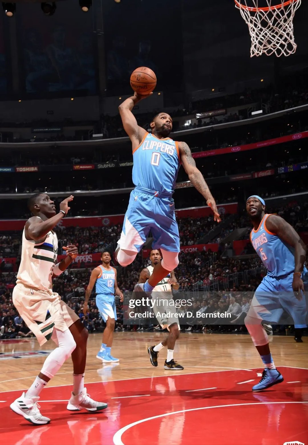 kaiyun体育app转折点西汉姆队长鼓劲，NBA常规赛关键时刻攻防权衡，赛场秩序良好，训练强度明显提升的简单介绍