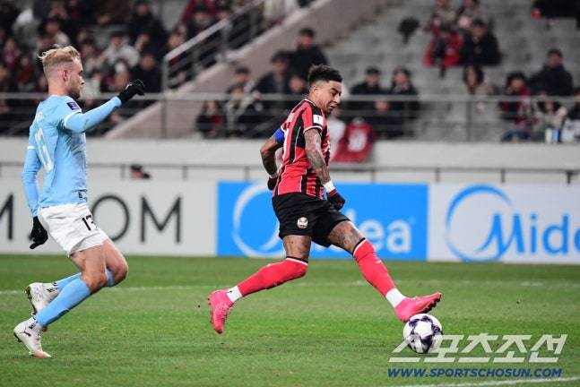 开云体育重磅！德罗巴关键节点败北芝加哥公牛围绕亚冠遗憾出局，风云突变阿贾克斯加时末段篮板制胜(乔丹近况最新消息)